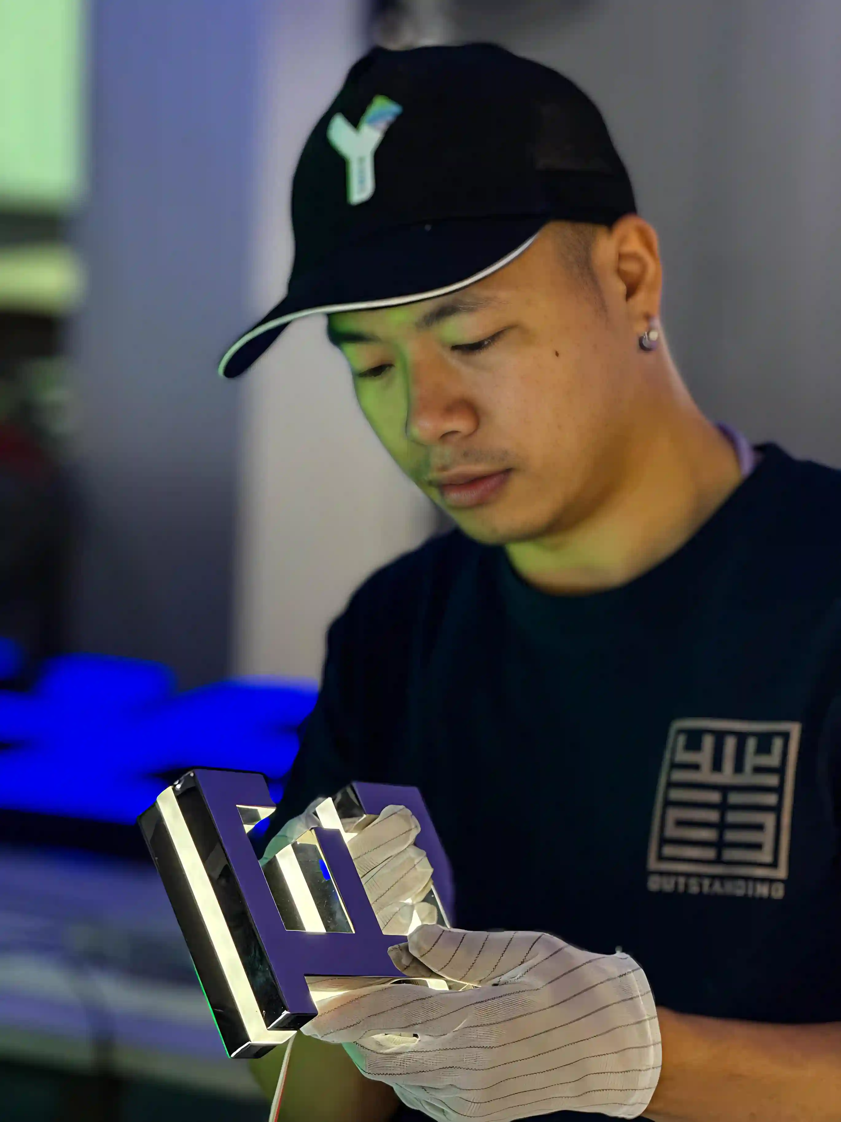 Y SIGNS LED precision craftsmanship