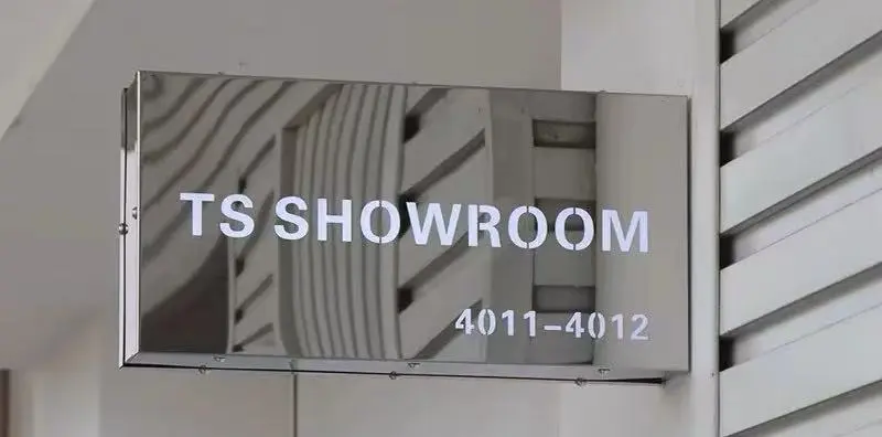 Frameless Edge-Lit Light Box
